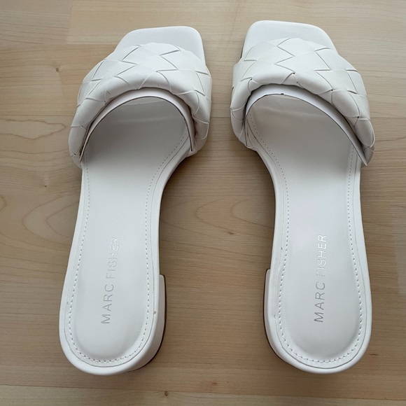 Marc Fisher Casper Sandal - Picture 4 of 8